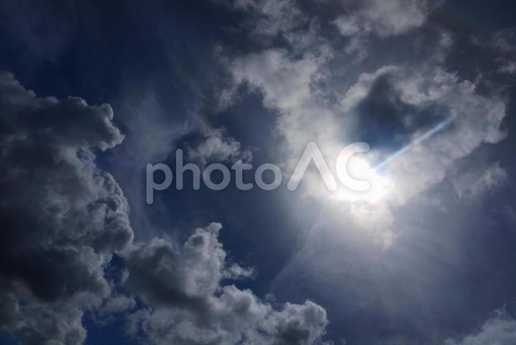 暖かい世界 空,雲,太陽の写真素材