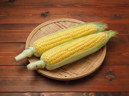 とうもろこし とうもろこし とうもろこし,テーブル,夏野菜の写真素材