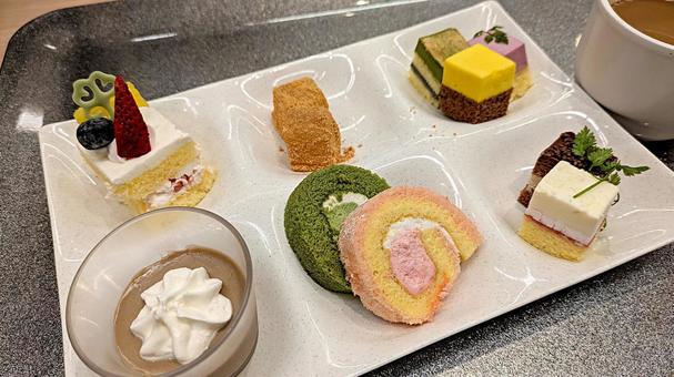 食べ放題バイキングのスイーツ 食べ放題バイキングのスイーツ グルメ,スイーツ,デザートの写真素材