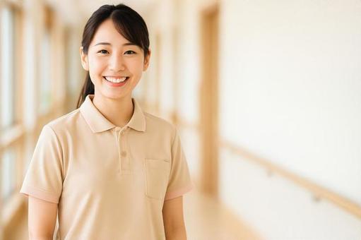 介護士が明るく微笑んでいる 介護士が明るく微笑んでいるの写真