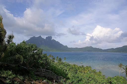 タヒチ ボラボラ島72 オテマヌ山 タヒチ ボラボラ島72 オテマヌ山の写真