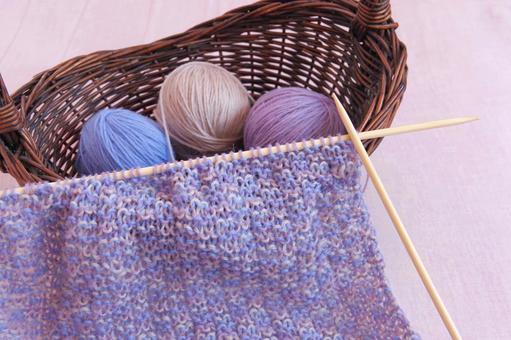 編みかけのマフラー 編みかけ,マフラー,コットン糸の写真素材