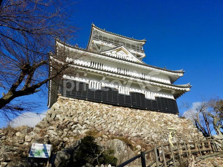 岐阜城模擬天守を見上げる2 岐阜城,岐阜市,城の写真素材