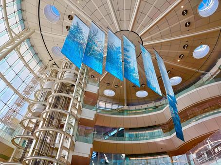 The modern design of the Haneda Airport lobby, JPG