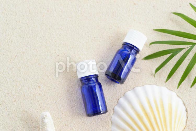 アロマオイル　夏イメージ アロマオイル,アロマテラピー,アロマの写真素材
