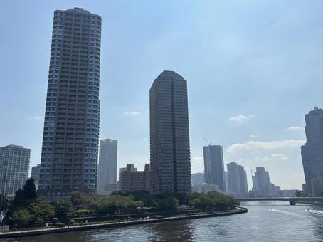 隅田川と月島・佃のタワマン 東京,中央区,月島の写真素材