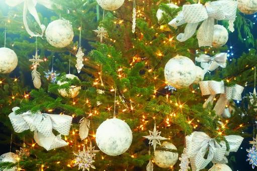 クリスマスツリーのクローズアップ クリスマスツリーのクローズアップ クリスマスツリー,電飾,木の写真素材