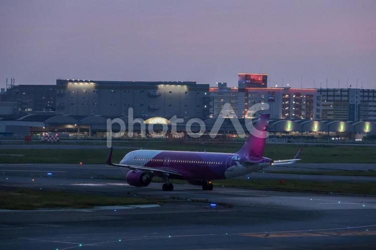 旅立ちの群青 飛行機,航空機,旅客機の写真素材