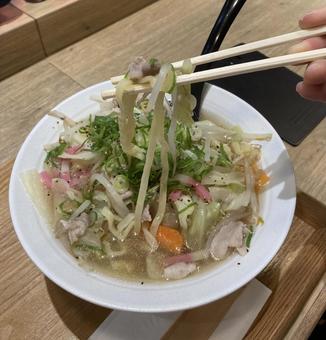 中華そば　ちぢれ麺 中華そば,野菜,外食の写真素材