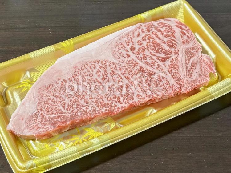 飛騨牛のサーロインステーキ 牛肉,ステーキ,和牛の写真素材