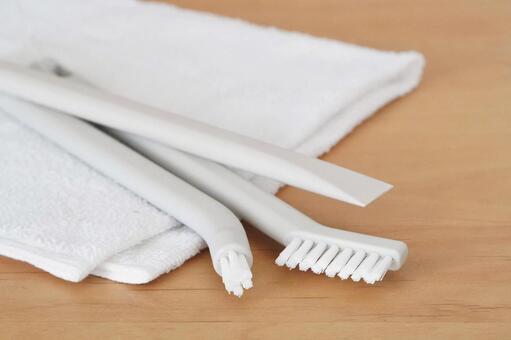 隙間掃除の道具③／アップ 掃除,隙間,ブラシの写真素材
