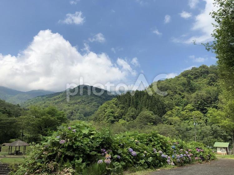 山の上からの風景2 山,アルペン,ハイキングの写真素材