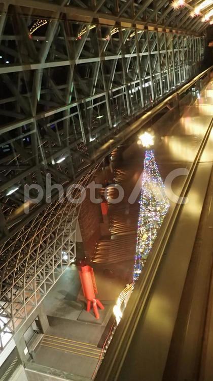 空中経路のトリックアート？ 展望台,京都駅,クリスマスツリーの写真素材