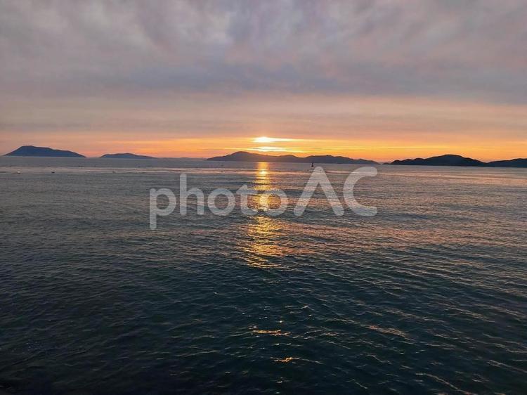 瀬戸内海の夕暮れ 瀬戸内海,夕暮れ,海の写真素材