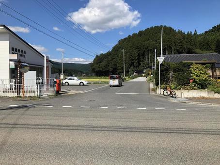 遠野の交差点1 遠野の交差点1 道路,交通,景色の写真素材