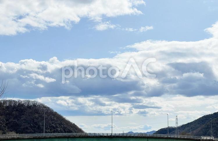 夏の青空と山並みの風景 空,風景,自然の写真素材