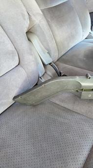 車の中を掃除機で掃除しる 車の中を掃除機で掃除しる 車,掃除,車掃除の写真素材