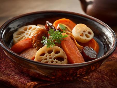 栄養満点の根菜の煮物 栄養満点の根菜の煮物の写真