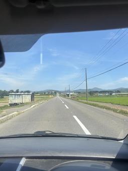 車内からの道路の写真