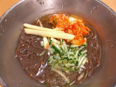 どんぐり冷麺 どんぐり冷麺の写真
