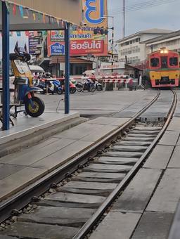 メークローン鉄道市場 メークローン鉄道市場 メークローン鉄道市場,タイ,鉄道の写真素材