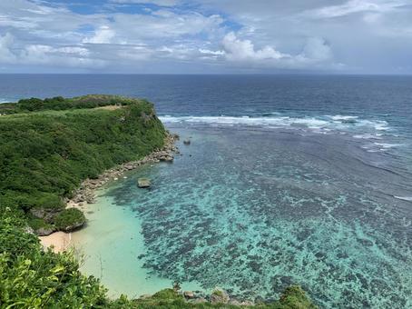 エメラルドの海と緑の岬 エメラルドの海と緑の岬 海,崖,岬の写真素材