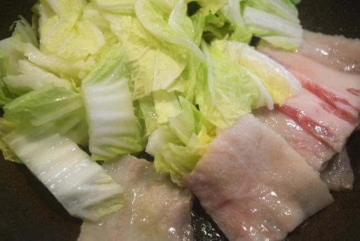 白菜と豚バラ肉のミルフィーユ鍋 白菜と豚バラ肉のミルフィーユ鍋 白菜,豚肉,豚バラの写真素材