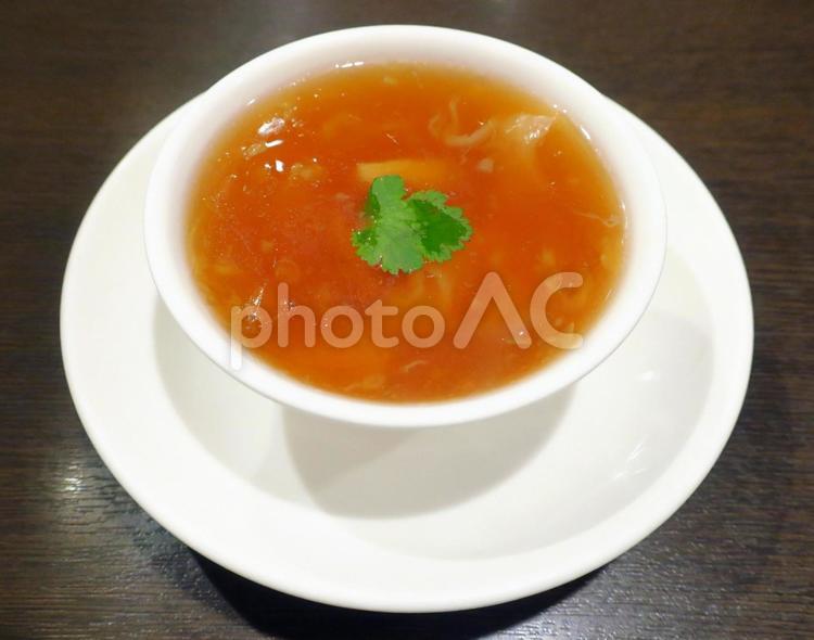 真っ白な食器に盛られたフカヒレスープ フカヒレスープ,ふかひれ,スープの写真素材