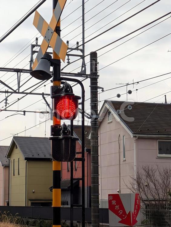 踏切り信号 鉄道,線路,乗り物の写真素材