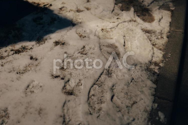 地面に積もった雪 山,景色,背景の写真素材