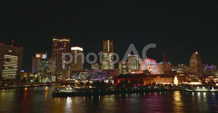 クリスマスのみなとみらいの夜景 みなとみらい,クリスマス,クリスマスツリーの写真素材