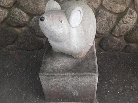 保久良神社の十二支の石像　ネズミ 子,鼠,ネズミの写真素材