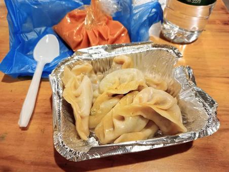 ネワール式餃子モモのテイクアウト 2 ネワール式餃子モモのテイクアウト 2 スパイシー,エスニック,モモの写真素材