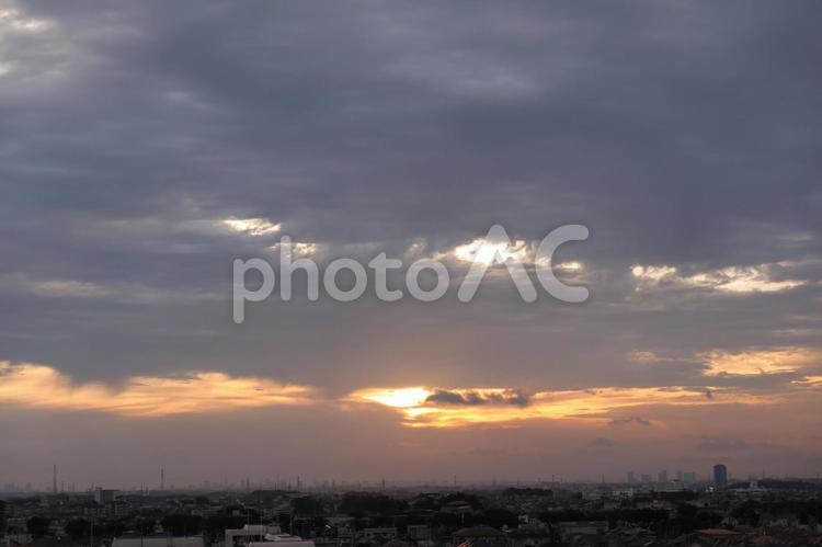 朝焼け　日の出　dawn  朝焼け,夜明け,朝焼け雲の写真素材