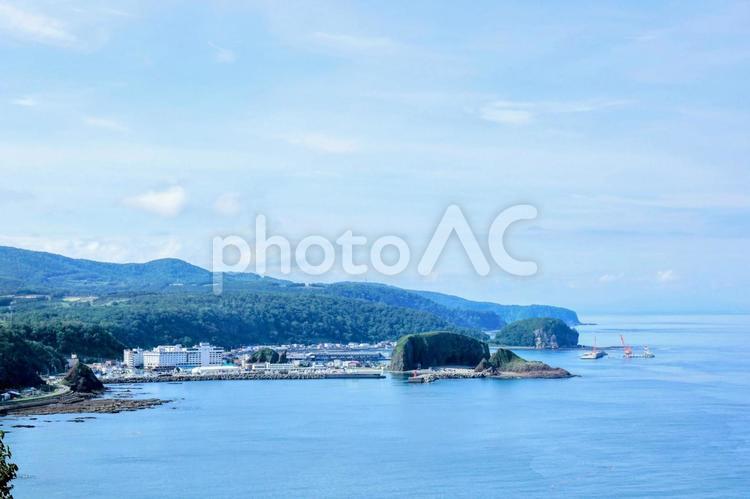 知床半島・プユニ岬展望台からウトロの景観 知床半島,ウトロ,世界遺産の写真素材