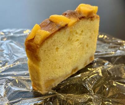 手作りフルーツ入りパウンドケーキ一切れ パン,スポンジ,一切れの写真素材