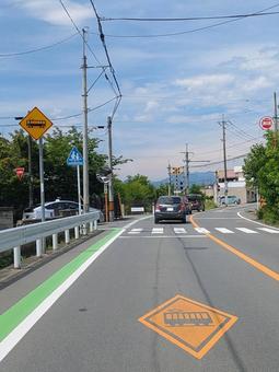 W「踏切あり」 道路標識&道路標示 W「踏切あり」 道路標識&道路標示の写真