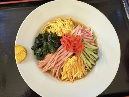 冷やし中華 冷やし中華 冷やし中華,麺類,冷たいの写真素材