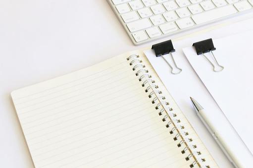 ビジネスイメージ 書類作成 デスクワーク ビジネスイメージ 書類作成 デスクワーク ビジネスイメージ,デスクワーク,書類作成の写真素材