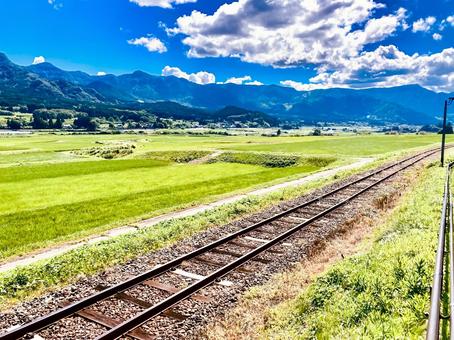 南阿蘇鉄道と田園 南阿蘇鉄道と田園 南阿蘇鉄道,鉄道,ローカル線の写真素材