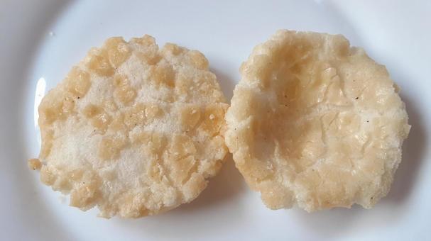 揚げ塩せんべい・2 煎餅,米菓,食べ物の写真素材