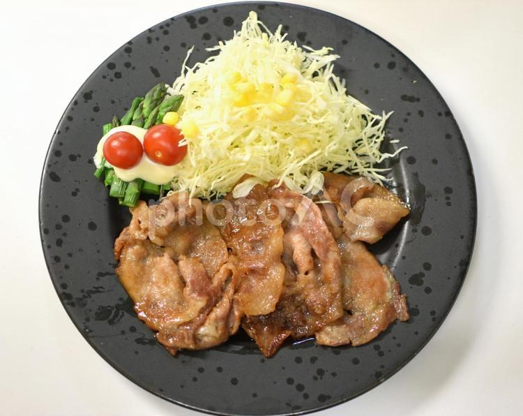 しょうが焼き お肉,フード,夕食の写真素材