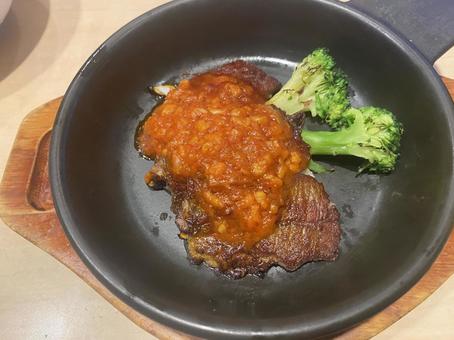鉄板焼きステーキ ガーリックソース 鉄板焼きステーキ ガーリックソース の写真