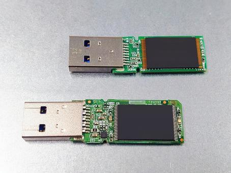 USBメモリー32Gと64G 表 usbメモリー3.0,データ,ビジネスの写真素材