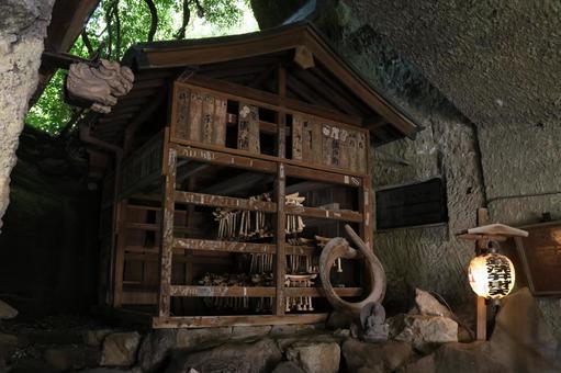 銭洗弁財天宇賀福神社 銭洗弁財天宇賀福神社 銭洗弁財天,宇賀福神社,鎌倉市の写真素材