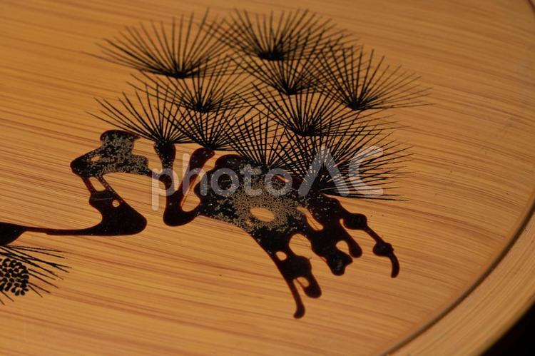 立派な寿司桶の蓋に描かれた絵 寿司桶,桶,寿司の写真素材