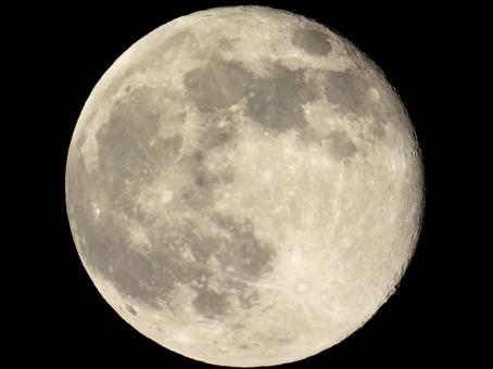 月　2025 11/6 18:28 天体,空,月の写真素材