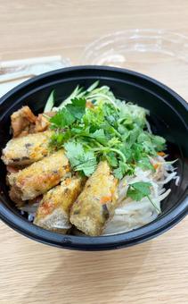 ランチのフォーの写真