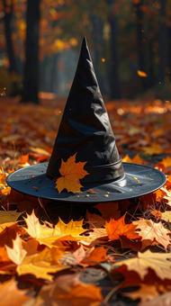 落ち葉の中の魔女の帽子 ハロウィン 落ち葉の中の魔女の帽子 ハロウィンの写真