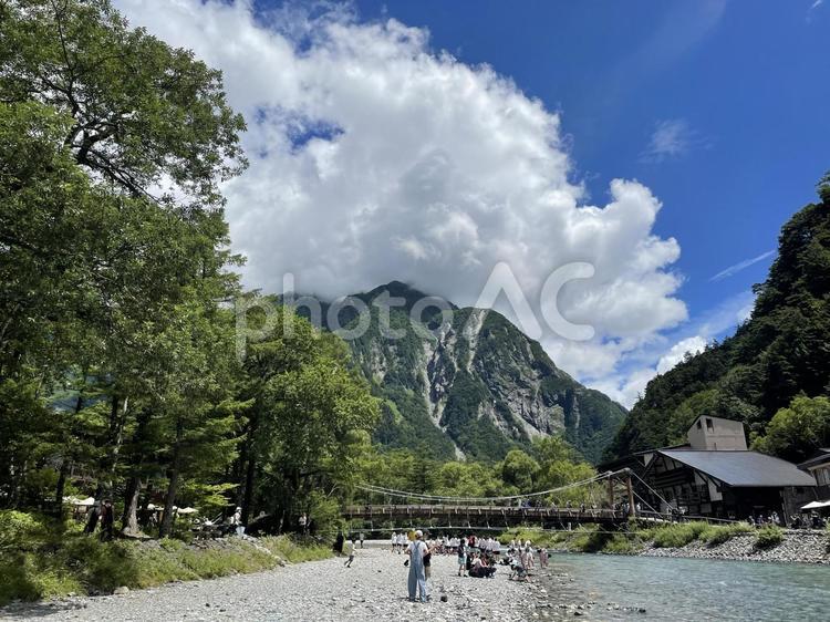 上高地の風景 上高地,風景,橋の写真素材